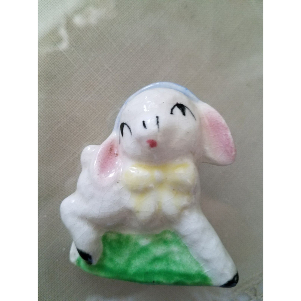 Lamb salt shaker